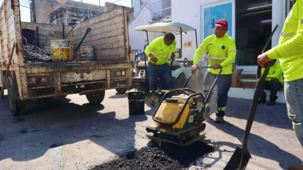 Gobierno de Isla Mujeres fortalece trabajos del Programa Permanente de Bacheo
