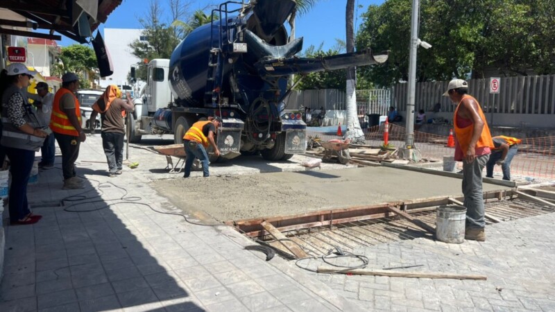 Avanza segunda etapa de modernización de la avenida Rueda Medina en Isla Mujeres