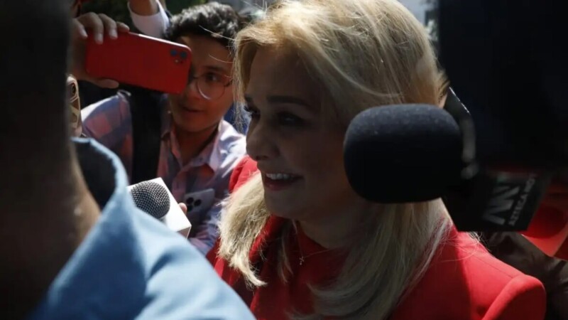 Blindada por los panistas, asiste Campos a comparecer a la FGR