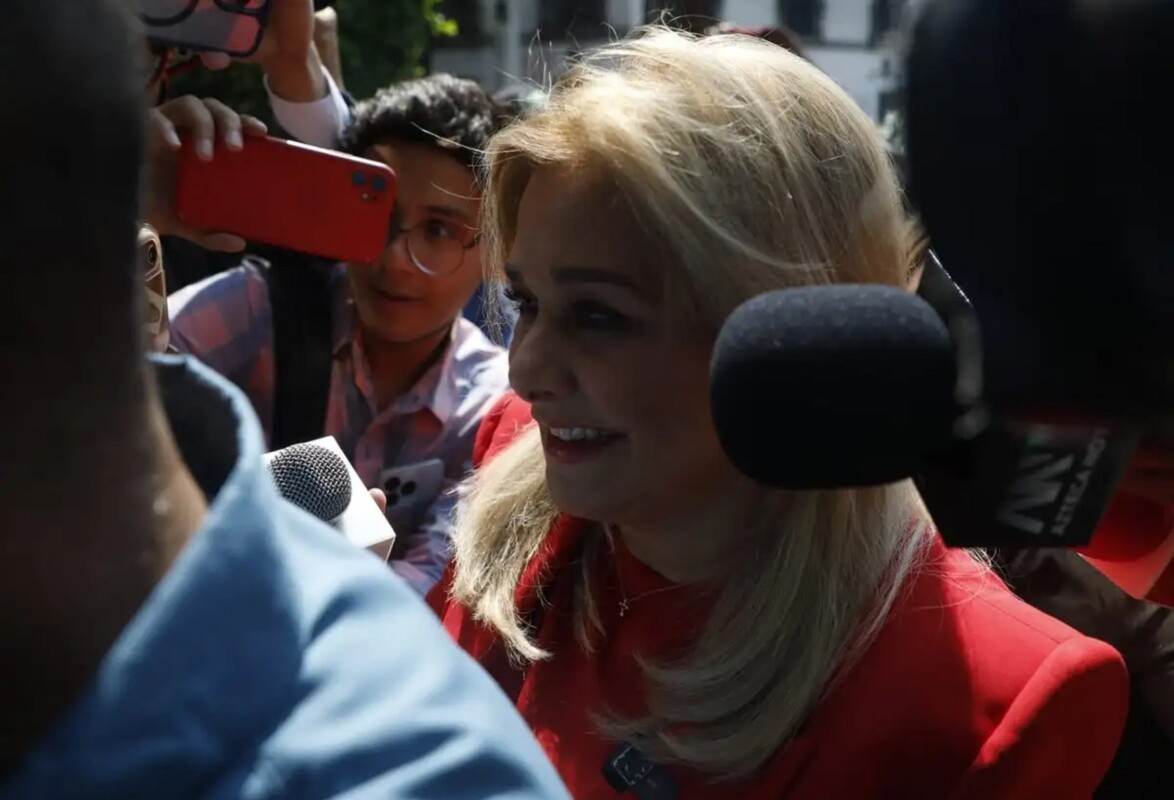 Blindada por los panistas, asiste Campos a comparecer a la FGR