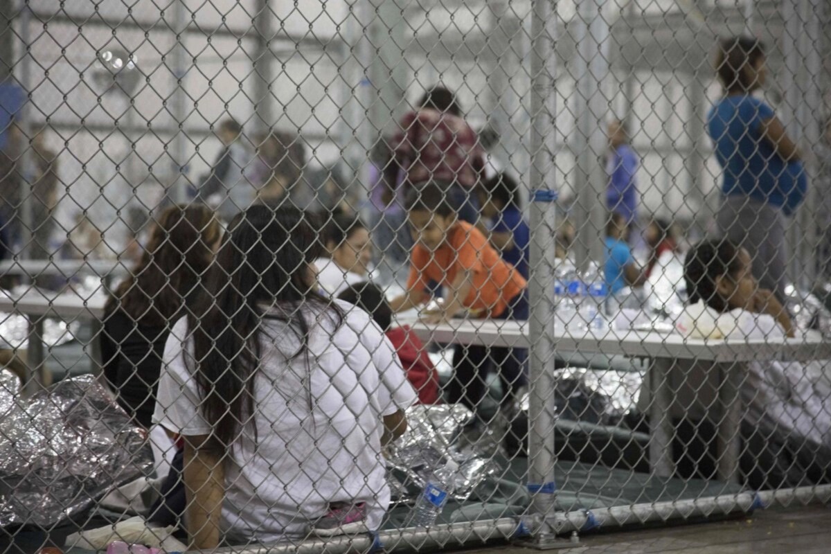Encarcela gobierno de Trump a más de 6 mil niños migrantes