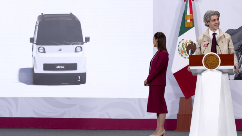 Presentan Olinia, vehículo eléctrico 100% mexicano