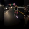 Arriesgan su vida y la de otros sobre el Puente Nichupté