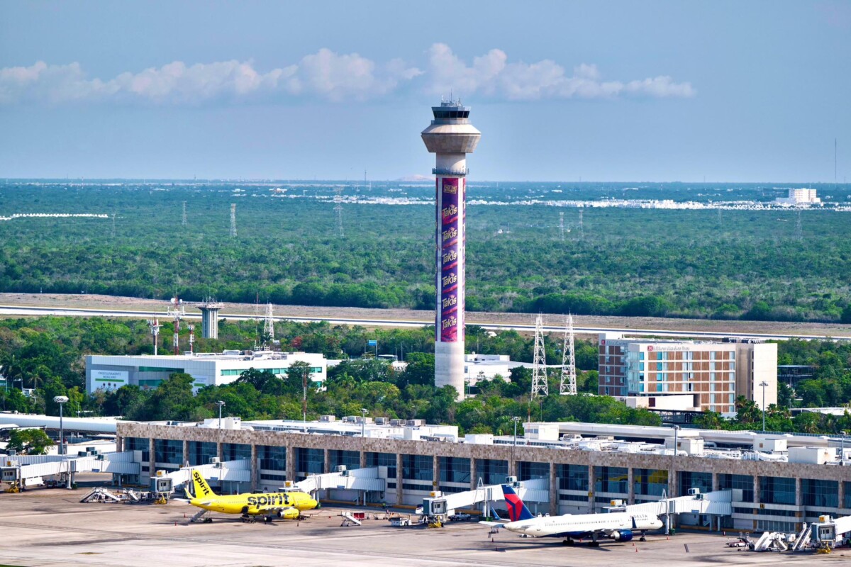 Quiebra aerolínea Spirit Airlines; apoyo a turistas en Cancún