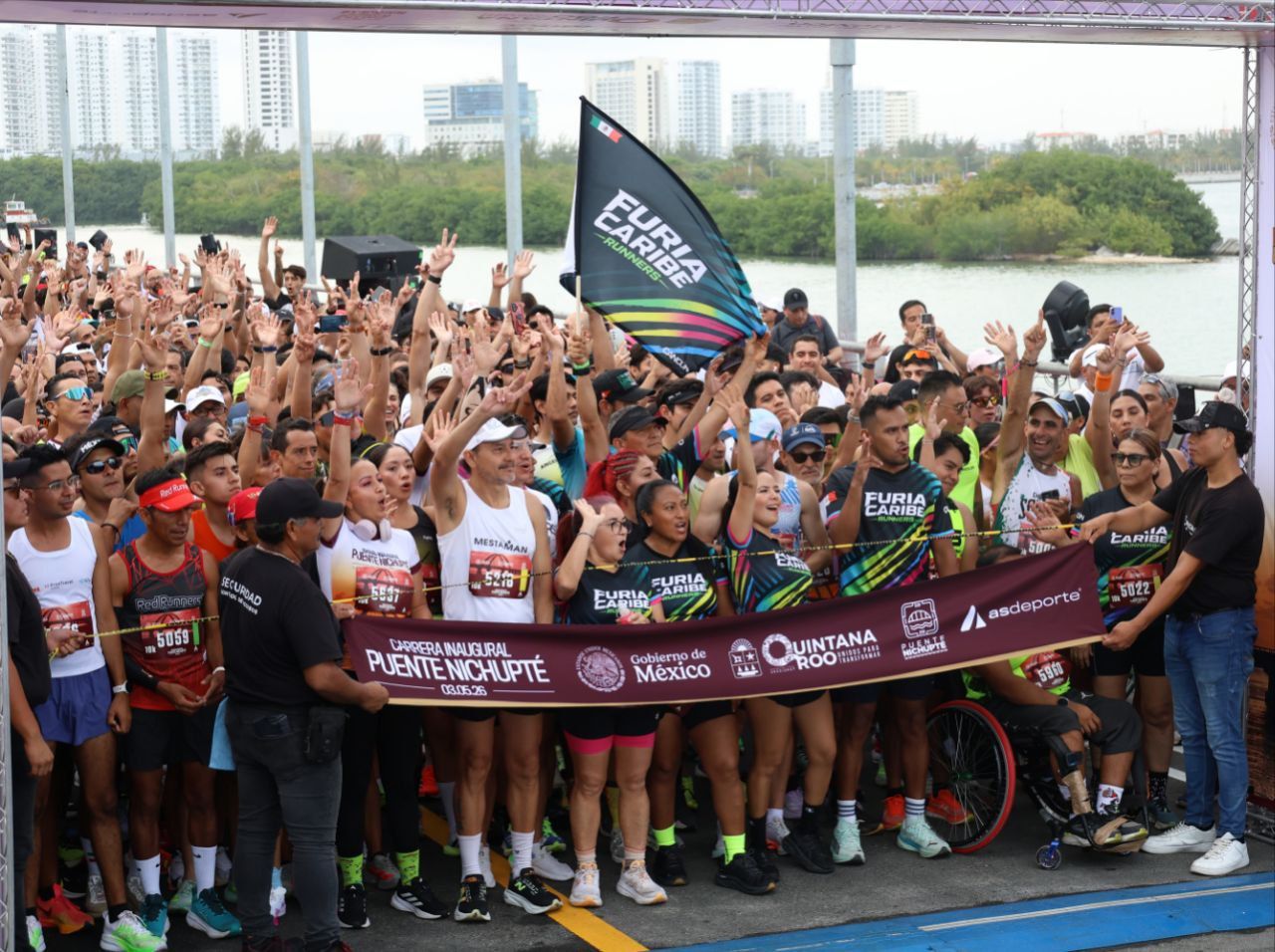 Miles de cancunenses celebran apertura del Puente Vehicular Nichupté con carrera conmemorativa. Ana Paty Peralta y Mara Lezama dan el cornetazo de salida; disfrutan junto a las y los ciudadanos concierto gratuito del grupo Morat.