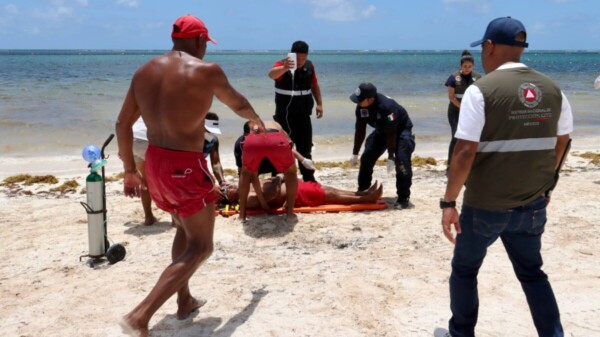 Puerto Morelos participa en el Primer Simulacro Nacional con rescate acuático en Playa Sol