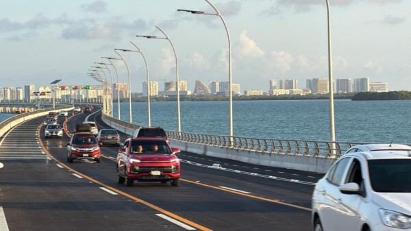 Abren a la circulación el Puente Vehicular Nichupté en Cancún
