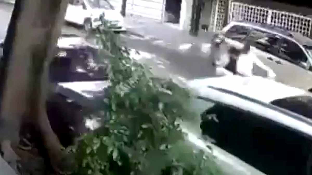 Motociclistas armados asesinan a conductor en calles de la CDMX