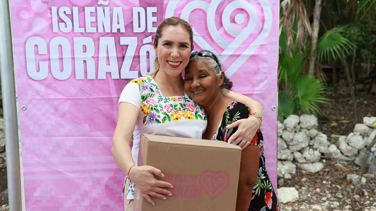 Atenea lleva apoyos alimentarios de “Isleña de Corazón” a familias de Francisco May