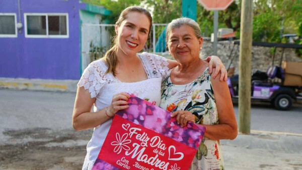 Atenea recorre colonias de Isla Mujeres para celebrar a las mamás con cercanía y trabajo en territorio