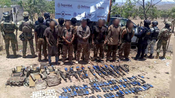 Tras enfrentamiento capturan en Sinaloa a 13 presuntos sicarios "Chapitos”