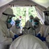 Casos de ébola casi llegan al millar con al menos 220 muertos