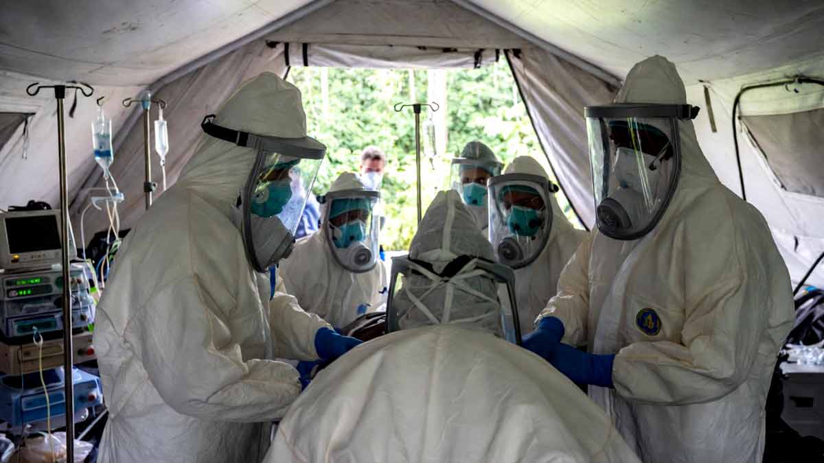 Casos de ébola casi llegan al millar con al menos 220 muertos