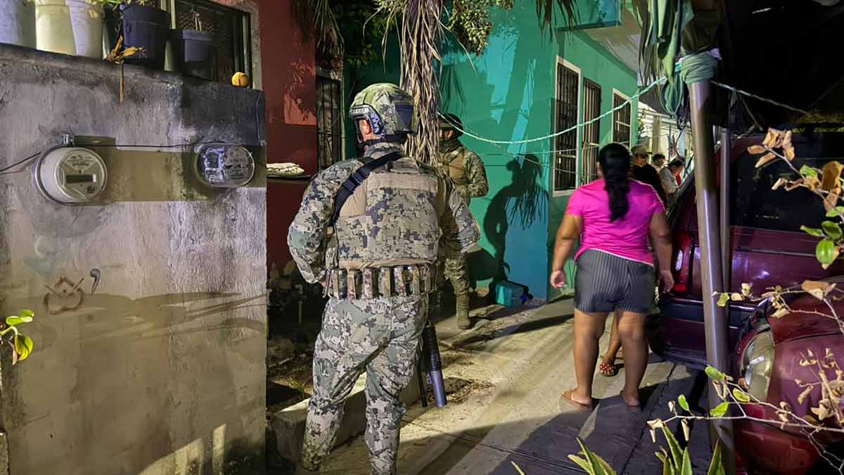 Deudor moroso propina brutal golpiza a cobrador en fraccionamiento de Cancún