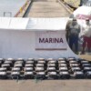 Semar decomisa 1.5 toneladas de cocaína y captura a cinco personas frente a Chiapas