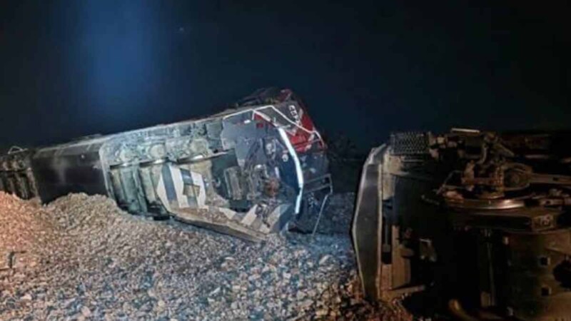 Descarrilamiento de locomotoras provoca cierre temporal de vía férrea en Veracruz