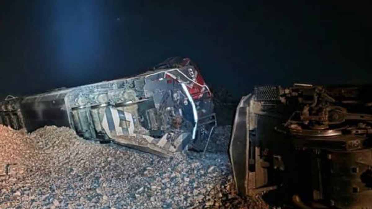 Descarrilamiento de locomotoras provoca cierre temporal de vía férrea en Veracruz