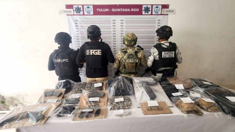 Incautan camioneta con cargadores, cartuchos y drogas en Tulum