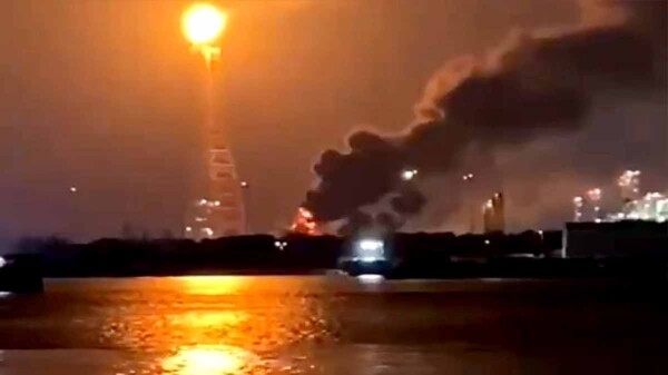 Nuevo reporte de incendio activa sirenas de emergencia en refinería de Dos Bocas