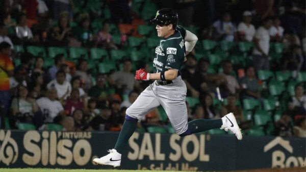 Simón Muzziotti, velocidad y experiencia en el outfield