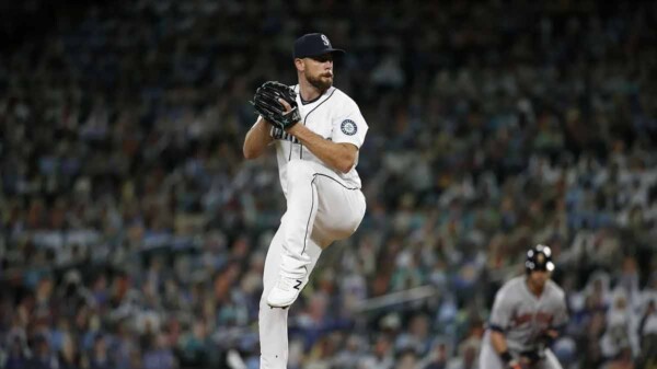 Leones refuerza su rotación con Brandon Brennan