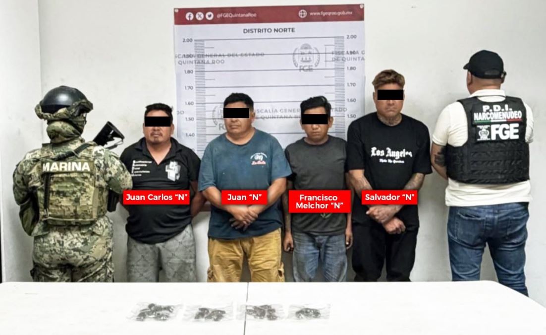 Dos cateos en Cancún dejan cuatro detenidos y el aseguramiento de inmuebles bajo investigación