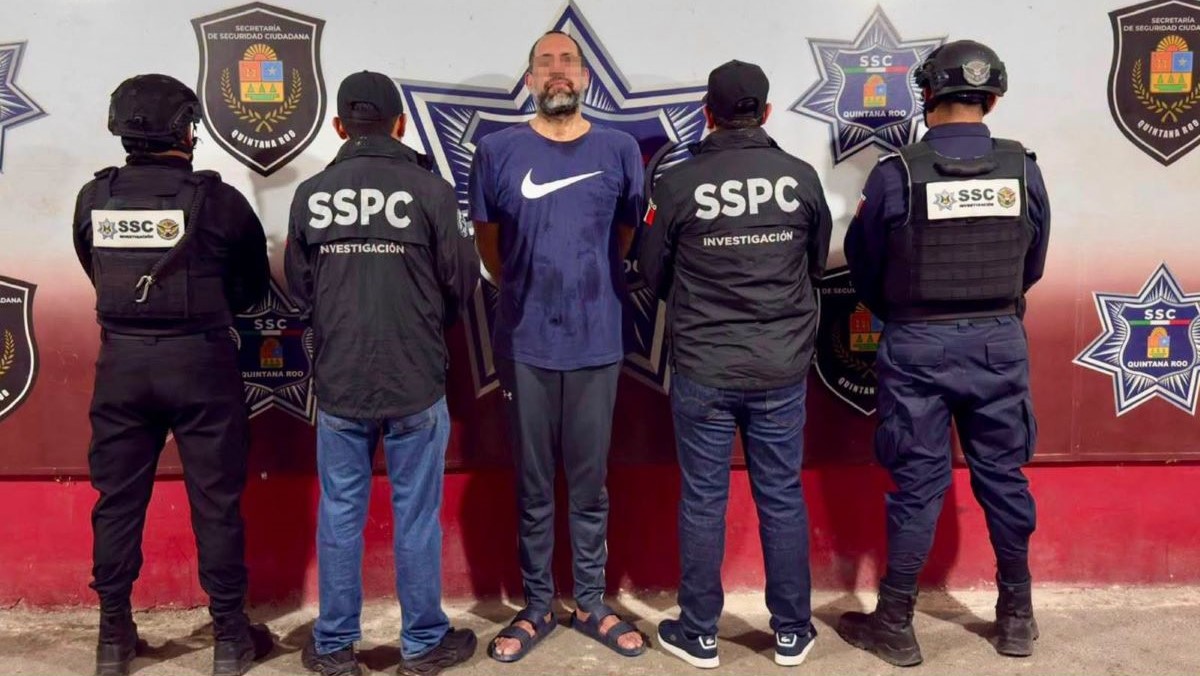 Detienen en Tulum a ciudadano estadounidense buscado en Texas por presunta agresión sexual contra un menor