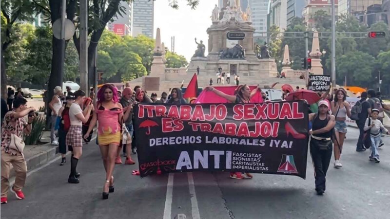 Conmemoran trabajadoras sexuales su día con marcha en la CDMX