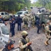 Comando embosca a convoy de policías en Michoacán y abaten a cinco