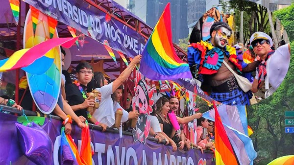 Colectivos LGBTIQA+ toman calles de la CDMX en dia del orgullo gay