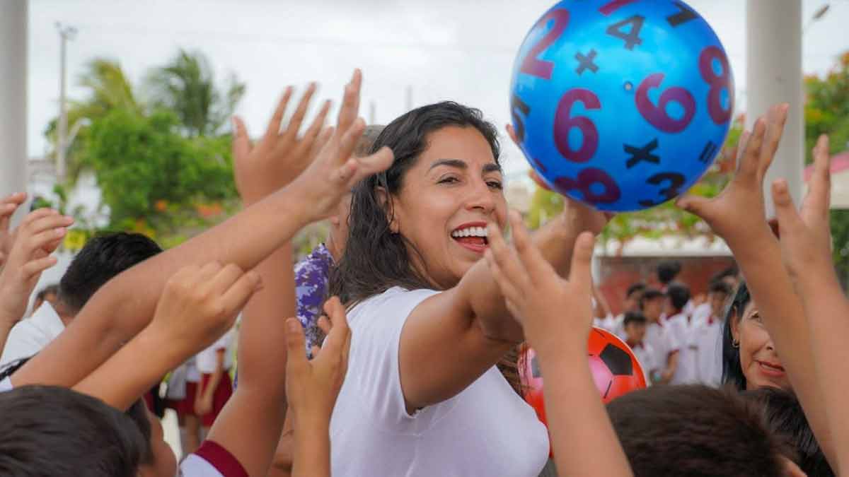 Marybel Villegas reconoce el esfuerzo de estudiantes y docentes de la primaria Ramón Bravo Prieto
