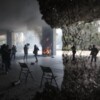 Destroza la CNTE oficinas de la SEP; hieren a dos policías