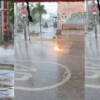 Estalla transformador de CFE en plena lluvia de Cancún