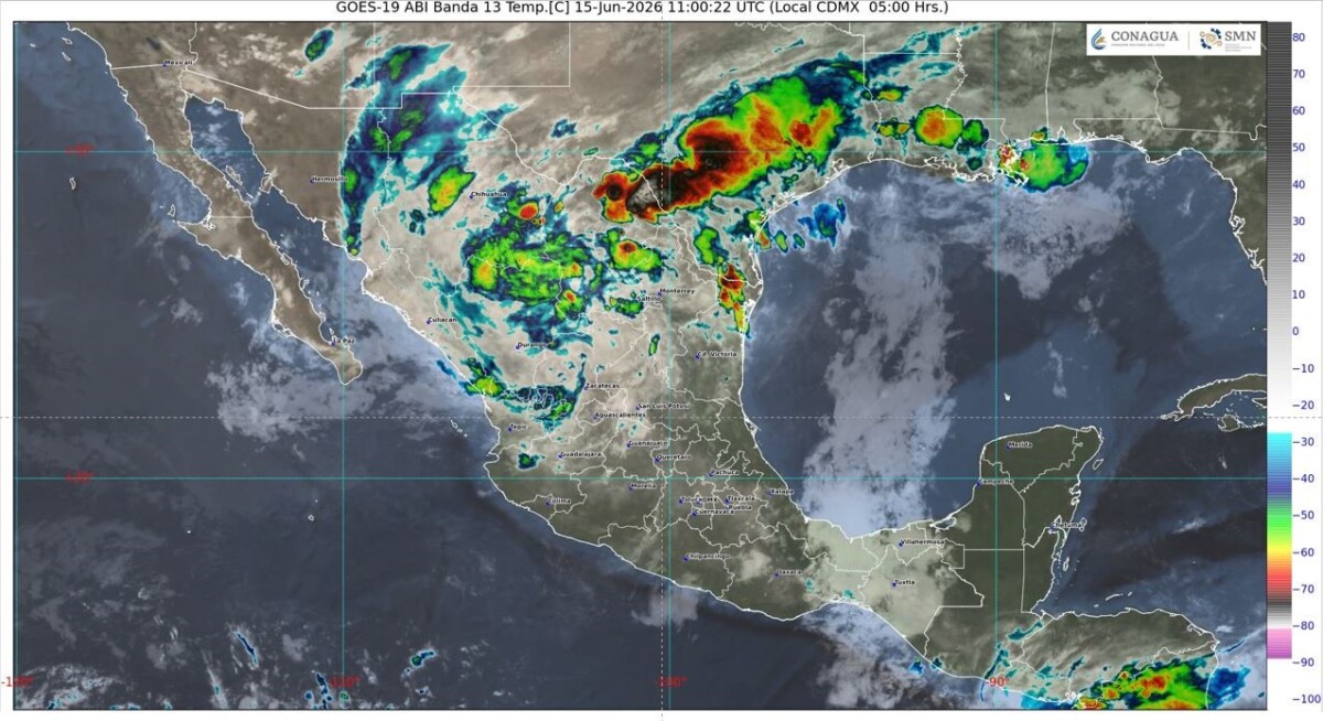 Durante la tarde, ambiente caluroso, con cielo nublado y probabilidad de chubascos acompañados con descargas eléctricas en Campeche Yucatán y Quintana Roo.