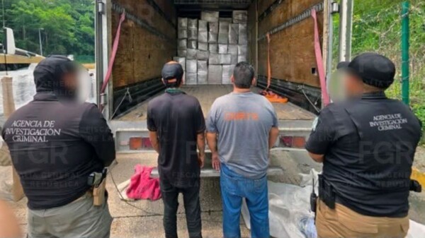 Sentencian a dos hombres por transportar más de 900 kilos de droga en Tabasco