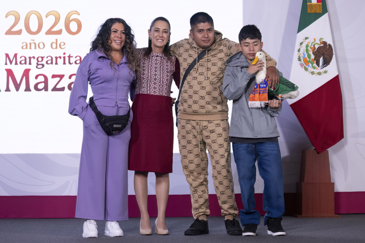 Merlín y su familia la rompen en la mañanera de Sheinbaum