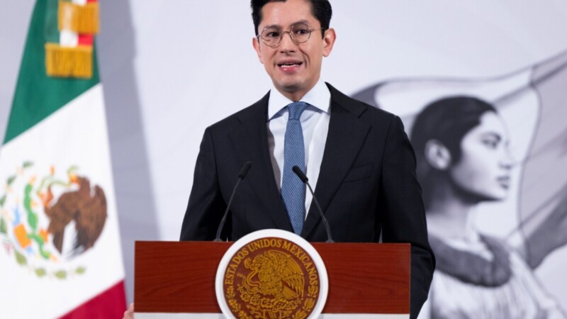 Reivindica primer canciller gay, defensa de los derechos LGBT+