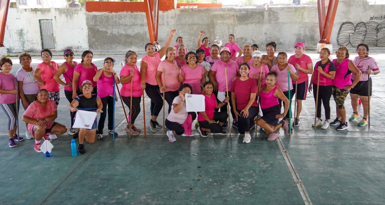Marybel Villegas refuerza trabajo en territorio y atiende necesidades de familias cancunenses