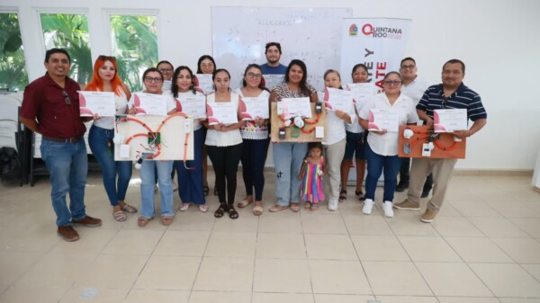Concluyen con éxito cursos gratuitos de Electricidad Básica e Instalación de Tablarroca en Isla Mujeres