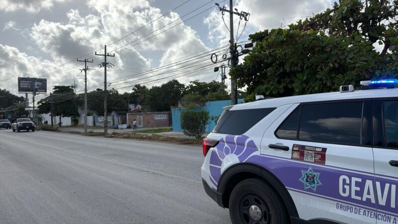 Persiste bloqueo en la avenida López Portillo; vecinos exigen pavimentación y servicios en Santa Cecilia