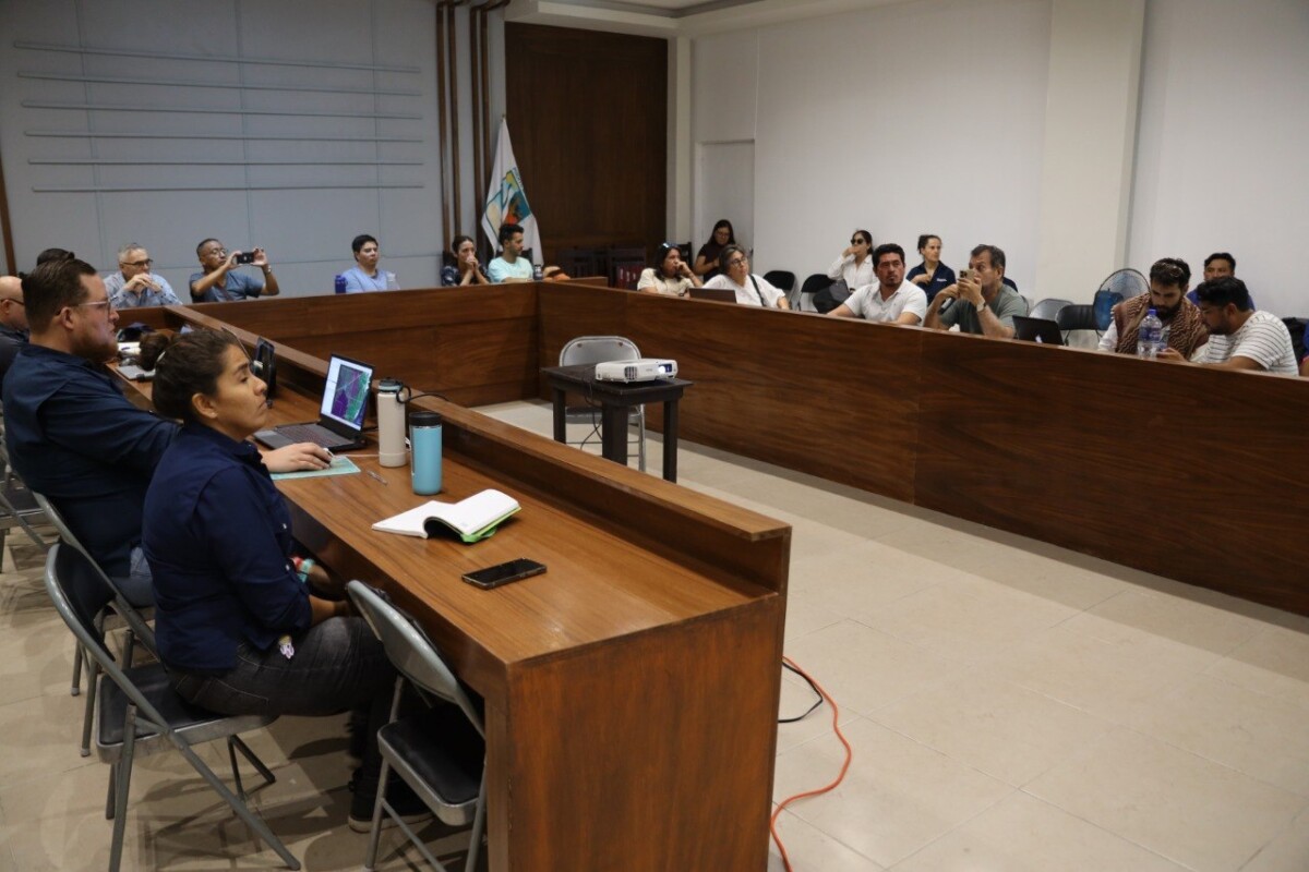 Se fortalece la participación ciudadana en la elaboración del Programa de Ordenamiento Ecológico Local de Puerto Morelos. El Implan encabezó un taller de trabajo con grupos ambientalistas para enriquecer el instrumento que definirá el crecimiento ordenado y sustentable del municipio.