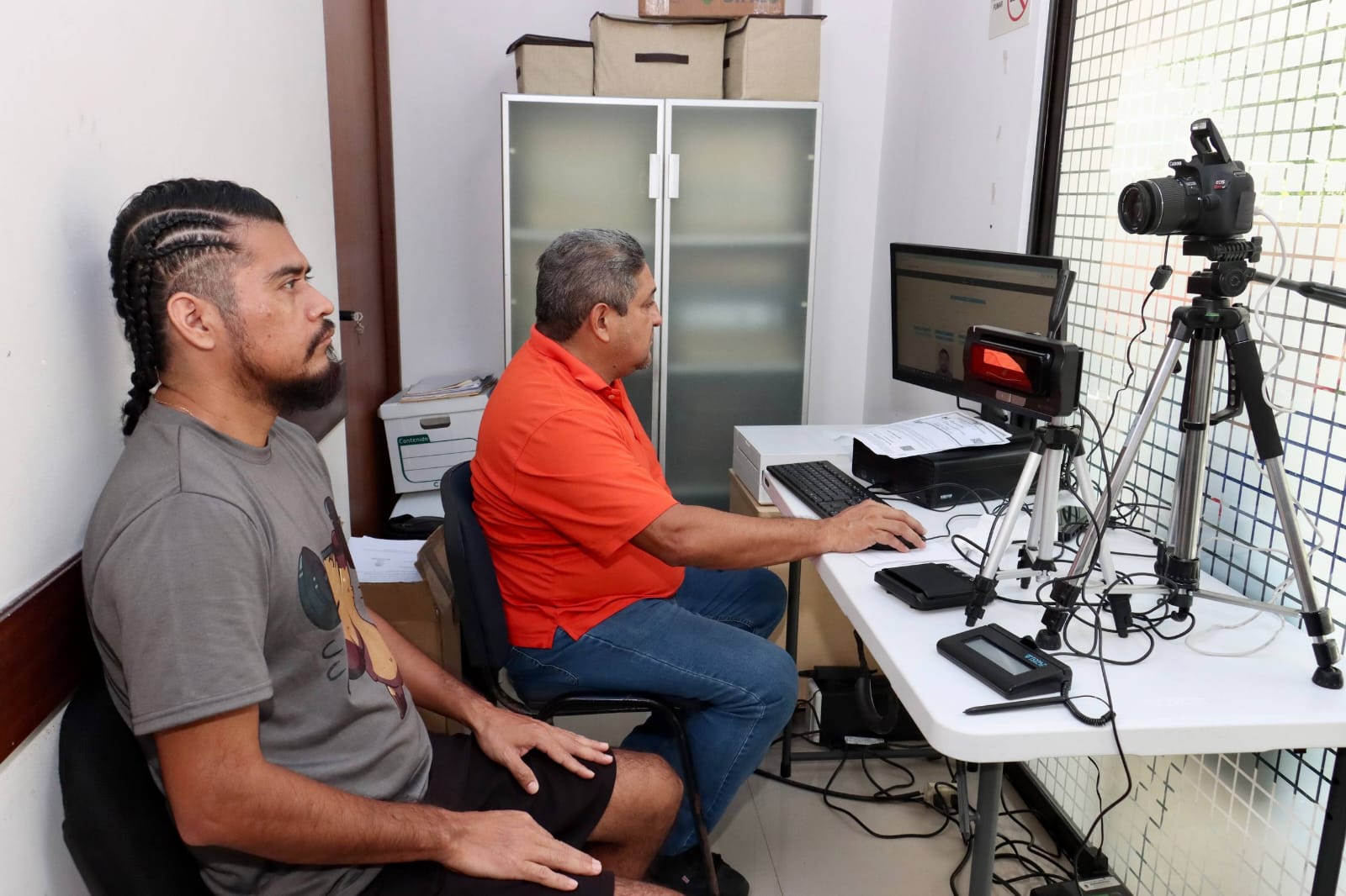 Arranca en Puerto Morelos la campaña de registro y actualización de la CURP Biométrica. A partir de hoy 29 de junio al 3 de julio, las y los portomorelenses podrán realizar este trámite en la Oficialía 01 del Registro Civil, ubicada en Plaza Oasis.