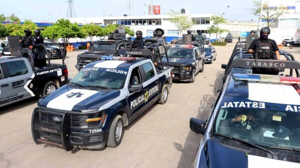 Comando armado asesina a tres personas en carretera de Tabasco