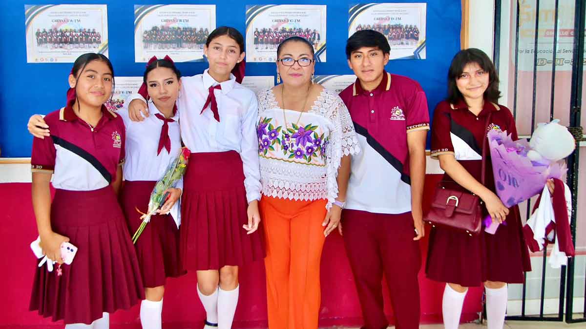 Gobierno de Atenea Gómez refrenda su compromiso con la educación