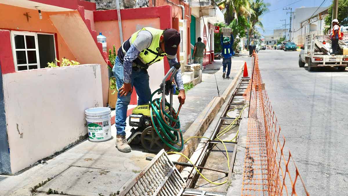 Gobierno Municipal inicia rehabilitación de la infraestructura pluvial en Isla Mujeres