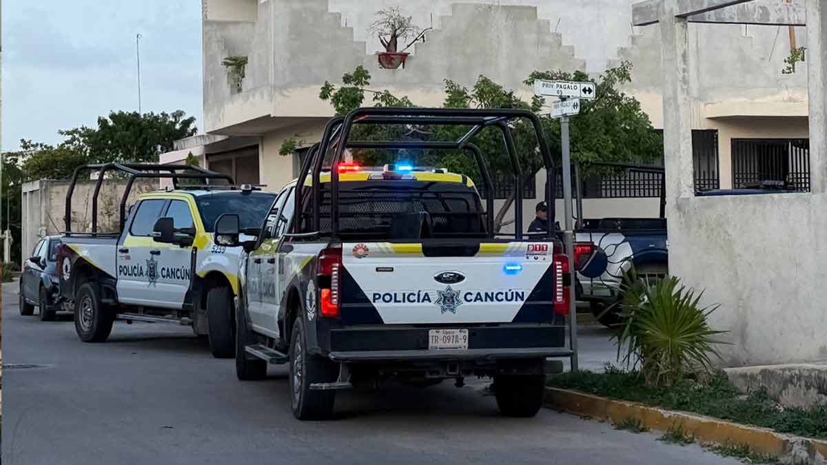 Descubren a hombre aparentemente degollado en fraccionamiento de Cancún