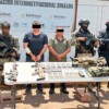 Capturan en Sinaloa a presunto líder criminal y a un ex jefe policiaco