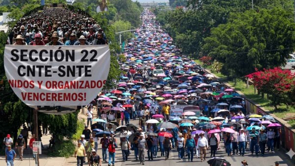 La CNTE reactiva huelga nacional en Oaxaca con multitudinaria marcha