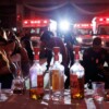 Mueren tres personas tras consumir tequila adulterado en fiesta de XV años en Guanajuato