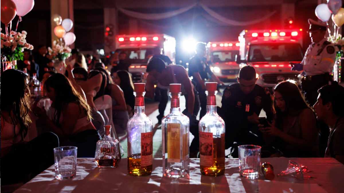 Mueren tres personas tras consumir tequila adulterado en fiesta de XV años en Guanajuato